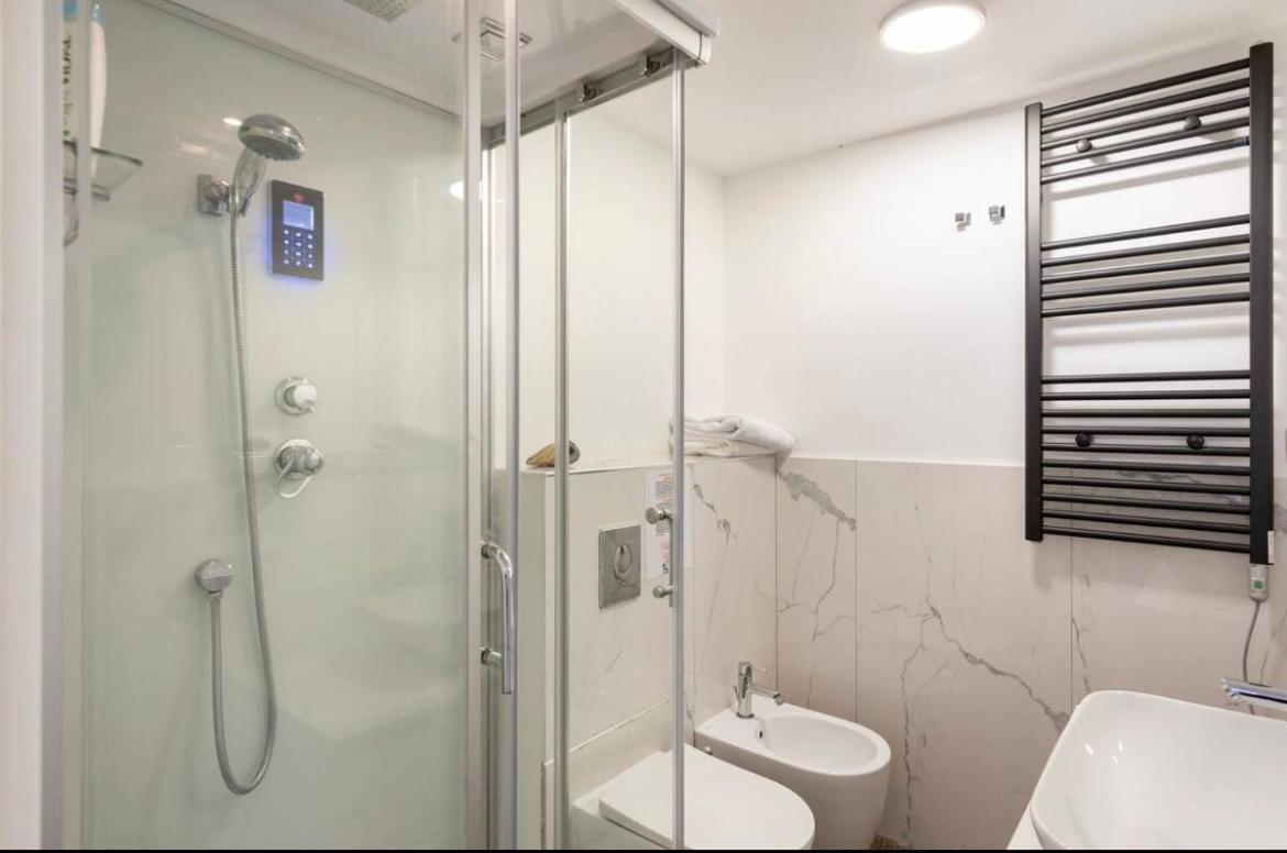 Roma Private Rooms Exterior photo