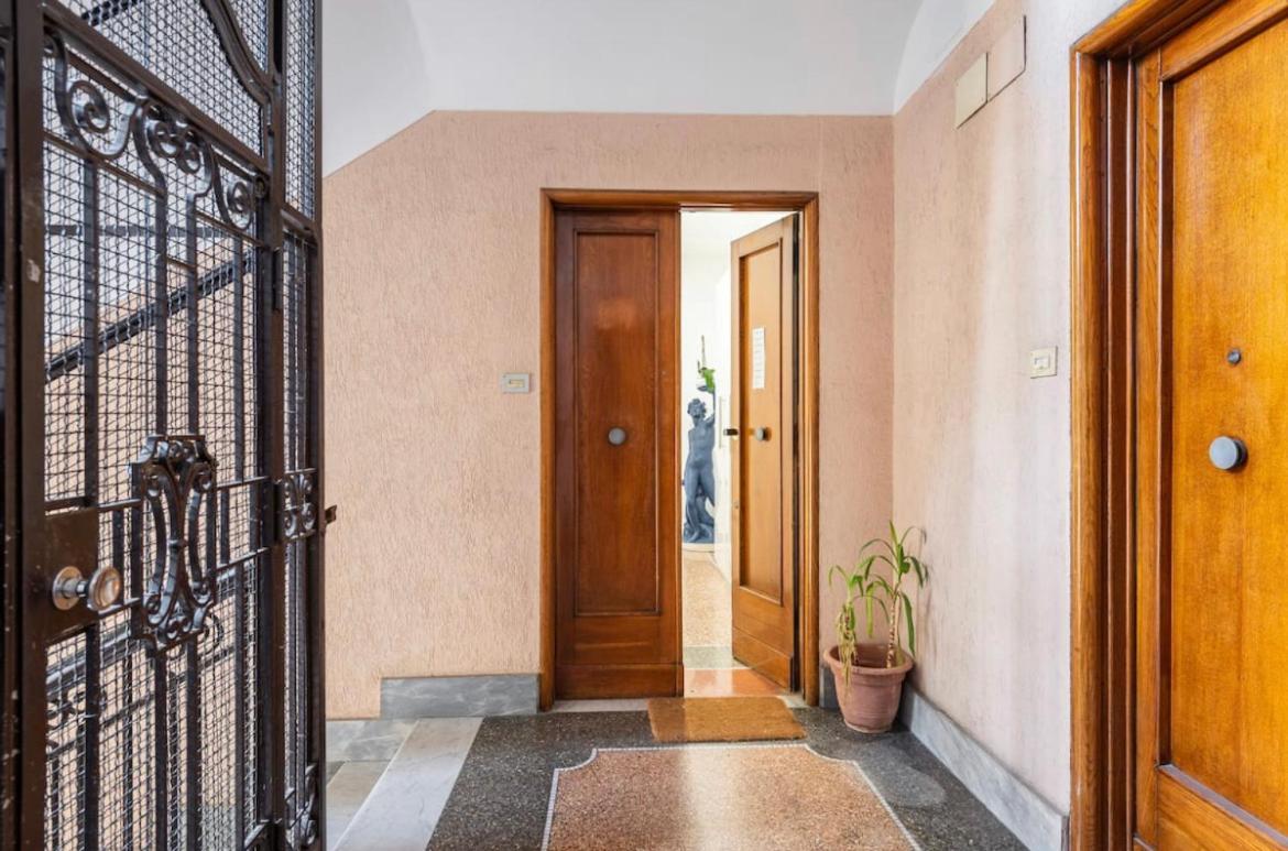 Roma Private Rooms Exterior photo